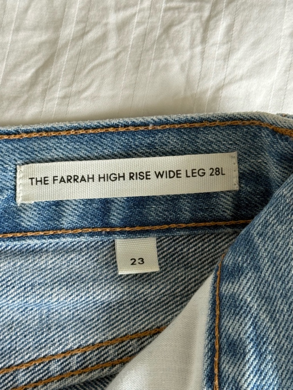 Aritzia Denim Forum “The Farrah High Rise Wide Leg 28L” - Picture 6 of 6